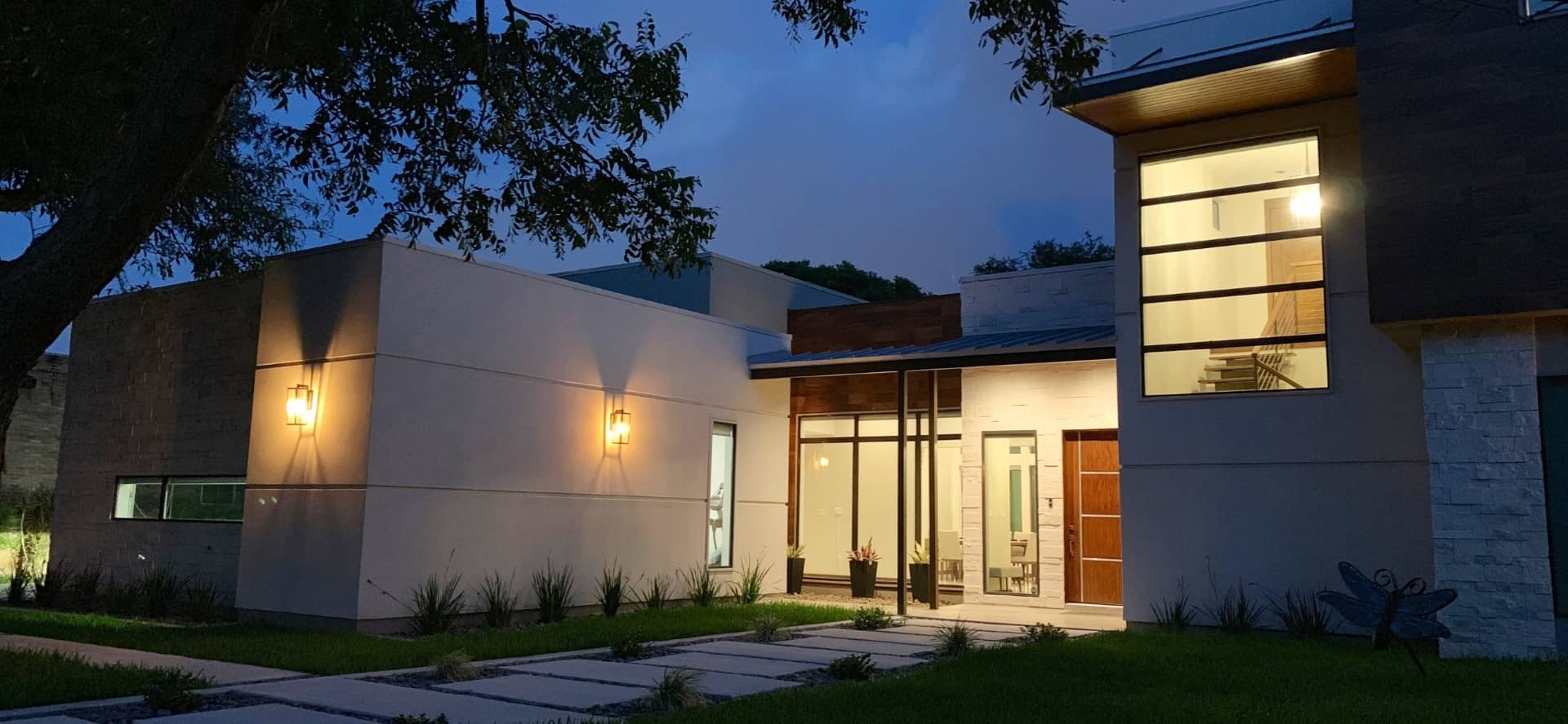 Cecar House, view 2 of 6.