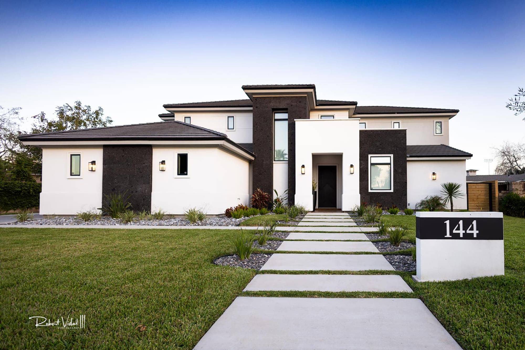 Vanegar House by HCD Group.